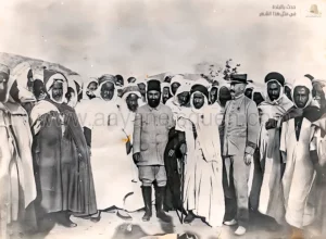 02 أفريل 1914 قدم الشيخ سليمان الباروني من ليبيا إلى آت يسجن لتقديم التعزية لعائلة الشيخ اطفيش المتوفى يوم 21 مارس 1914 والوقوف على ضريح الشيخ للترحّم عليه.
